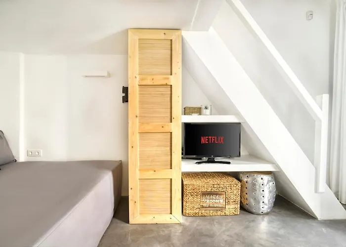 Mykonos Yialos Town Loft - By Hospirit